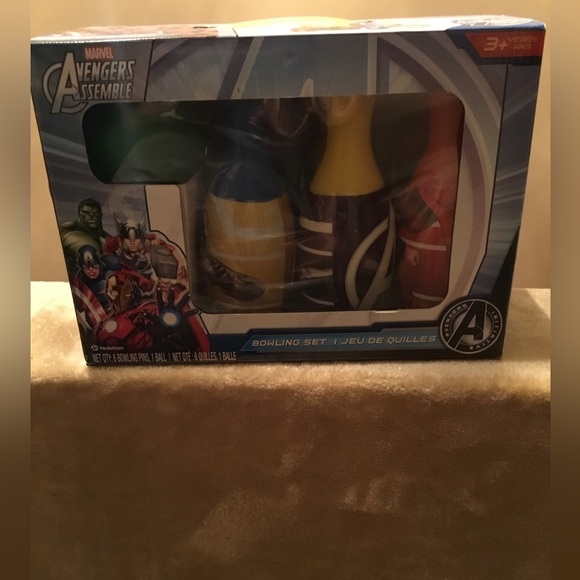 🆕 🎳 MARVEL AVENGERS BOWLING SET / Primary Colors / 6 Pins & 1 Bowling Ball 🎳 - Picture 10 of 12